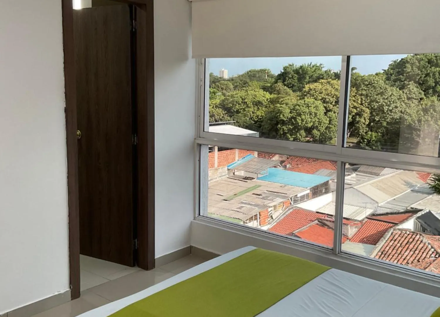 Suites Flora Deluxe Av 5 Cali Hotel