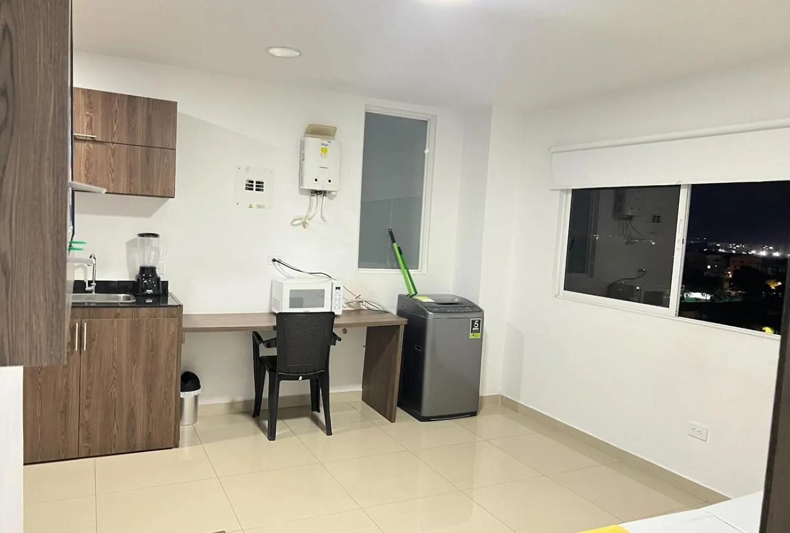 Suites Flora Deluxe Av 5 Cali