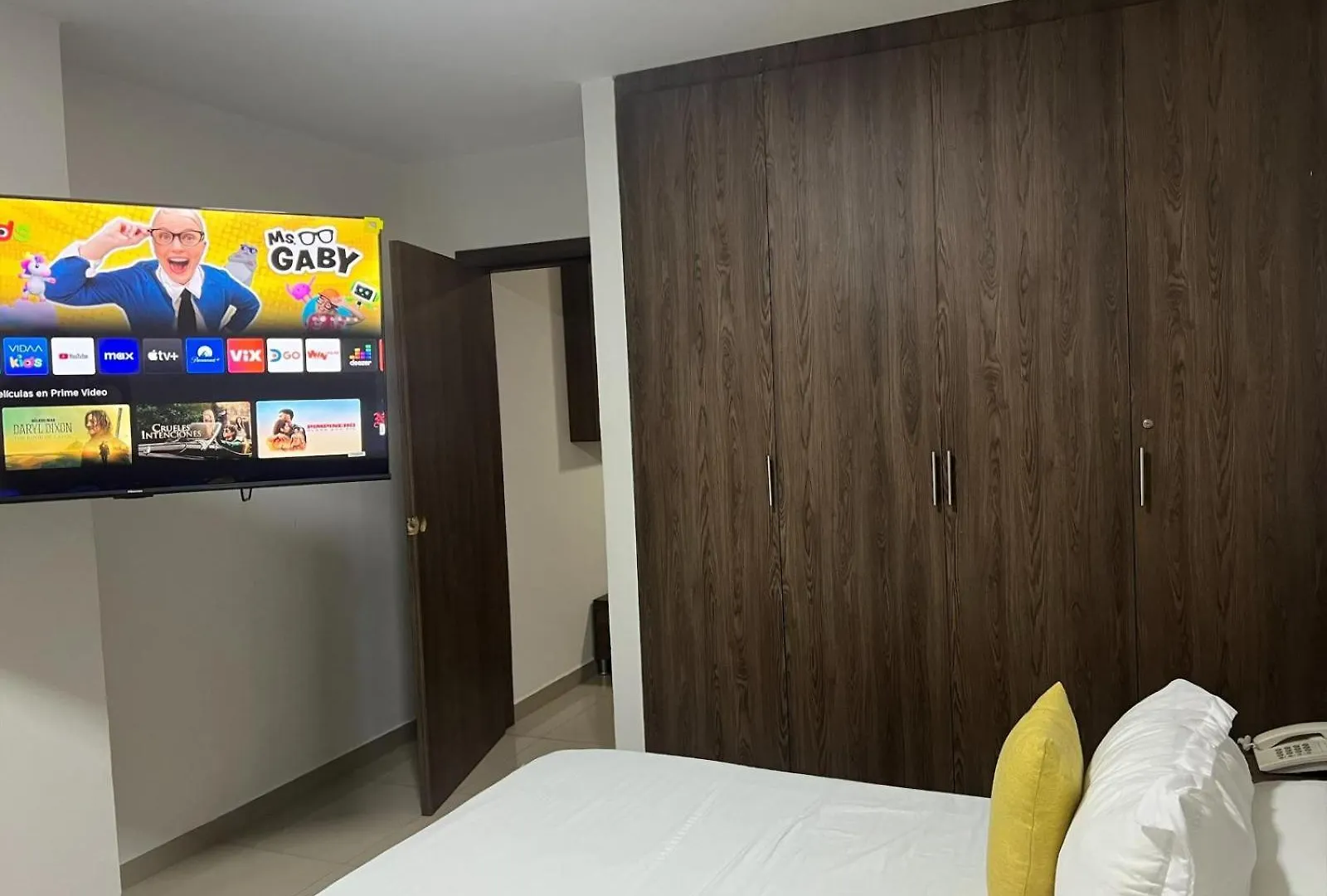 Suites Flora Deluxe Av 5 Cali